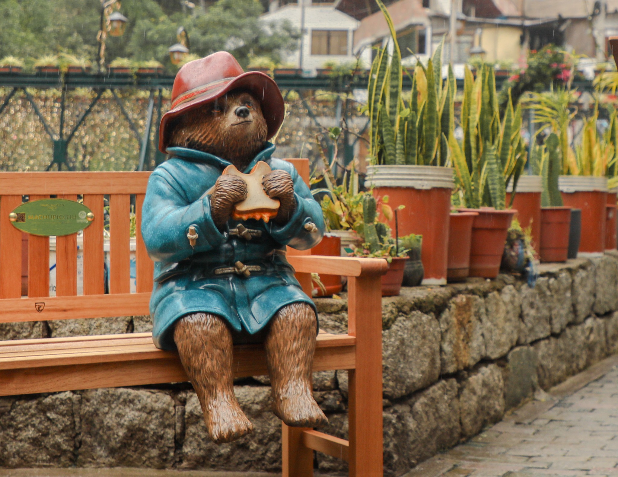 Estatua de Paddington en Machu Picchu